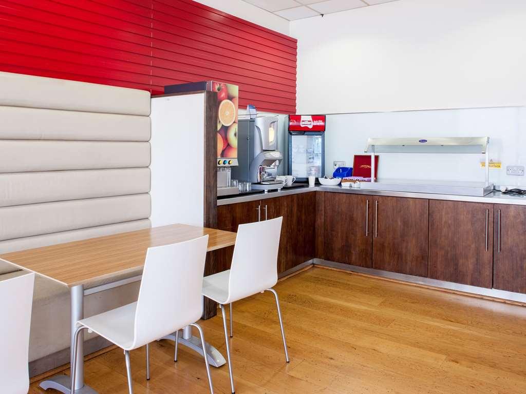 Travelodge Kew Bridge London Restaurant photo