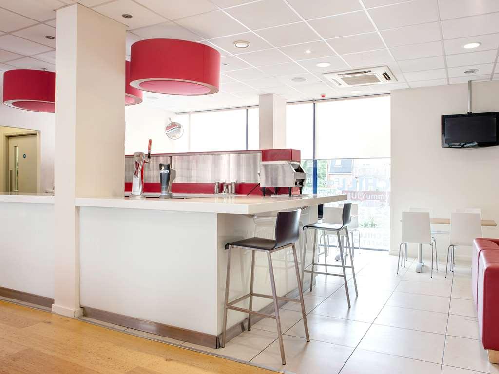 Travelodge Kew Bridge London Restaurant photo