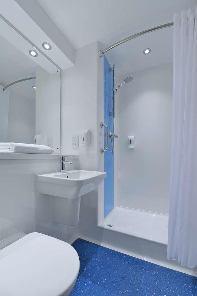 Travelodge Kew Bridge London Room photo