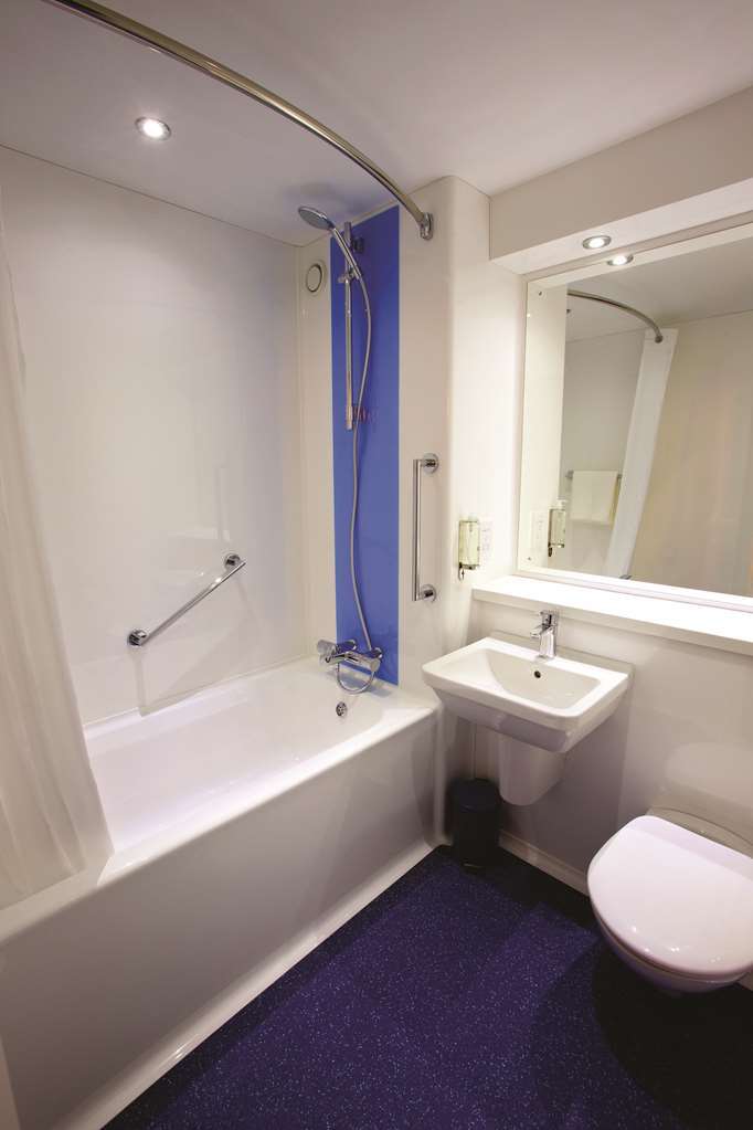 Travelodge Kew Bridge London Room photo